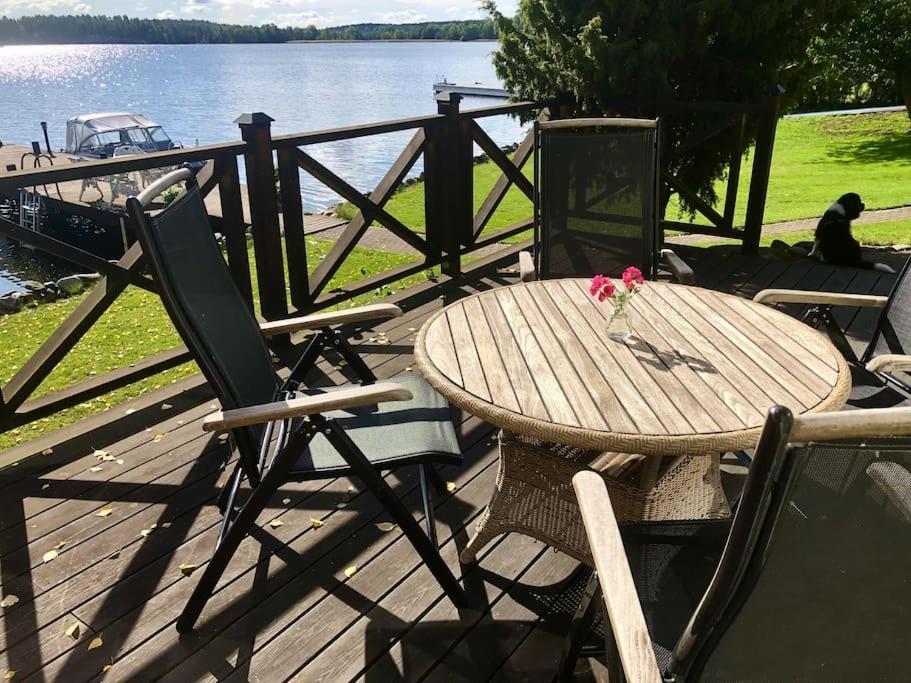 Sjoestuga/Gaesthus I Skaergarden. Åkersberga Exterior foto